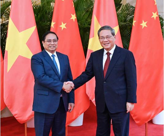 李强会见越南总理范明政