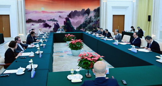 王毅会见美中贸易全国委员会董事会代表团3