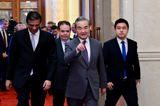 王毅会见美中贸易全国委员会董事会代表团4